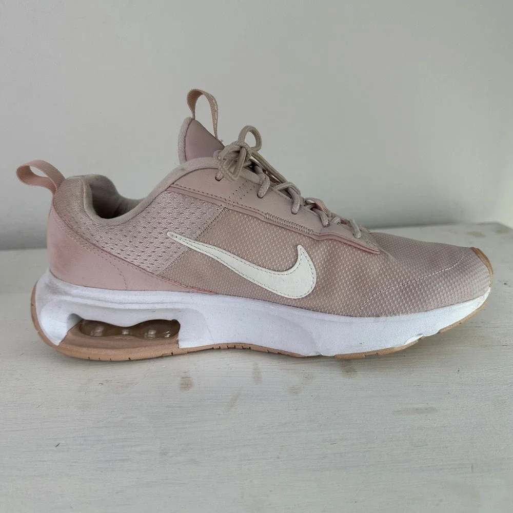 Nike Sneakers Womens 9.5 Air Max INTRLK Lite Pink DV5695-600 Low Top Athletic